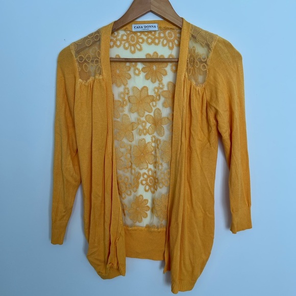 Mustard Yellow Lace Back Cardigan Floral Boho Lightweight Sweater Size M - Picture 2 of 6